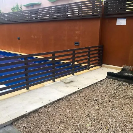 Modern Apartment In Flic En Flac With Shared Pool 90 M²